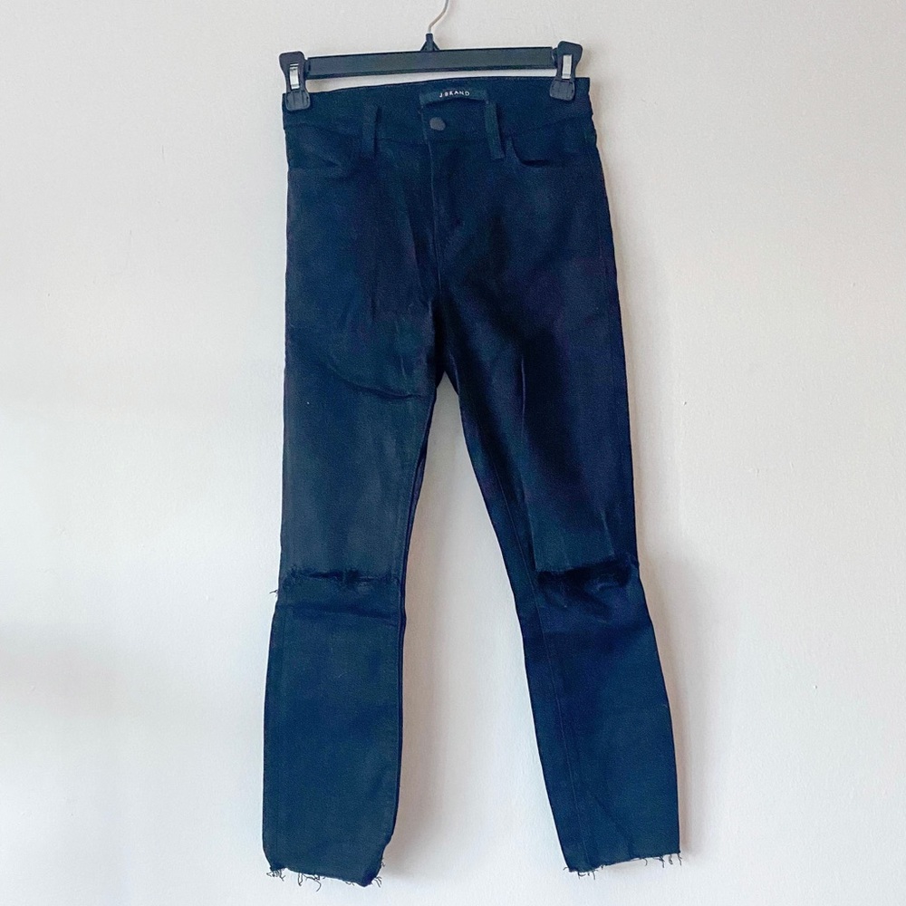 J Brand María, Altered in length, skinny, knee rips, wash: seriously black, 24